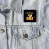 Een meisje dat van bijen houdt vierkante button 5,1 cm (In situ)