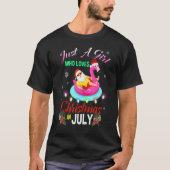 Een meisje dat van Kerstmis houdt in juli Sata Fla T-shirt (Voorkant)
