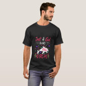 Een meisje dat van Orcas Cute Killer houdt. T-shirt (Voorkant volledig)