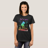Een meisje dat van Pitbulls houdt T-shirt (Voorkant volledig)