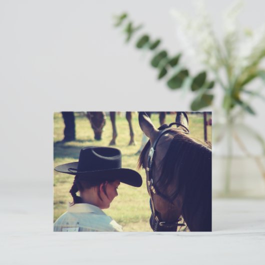 Een meisje en haar paard briefkaart (Staand voorkant)