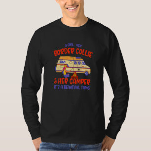 Een Meisje Haar Border Collie En Haar Camper Schaa T-shirt
