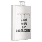 EEN MEISJE HEEFT HAAR ACCESSOIRES NODIG HEUPFLES (Rechts)