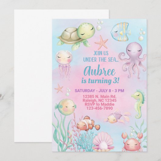 Een meisje met een oceaanleven verjaart onder het  kaart (Voorkant / Achterkant)