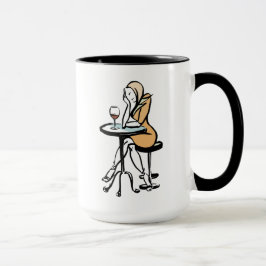 Een meisje met rode wijn in een café mok