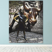 Een meisje zonder vruchtbare leeftijd krijgt een A Canvas Afdruk (Insitu (Houten vloer))