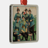 "Een melkwitte vlag" Vrouwenmarsband Metalen Ornament (Rechts)