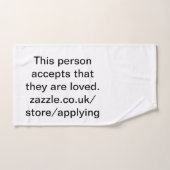 Een mens accepteert dat hij geliefd is. bad handdoek (Handdoek)