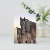 Een merg en haar baby foel briefkaart (Staand voorkant)