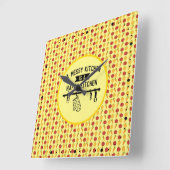 Een Messy Kitchen is een gelukkige keukencadeauper Vierkante Klok (Hoek)