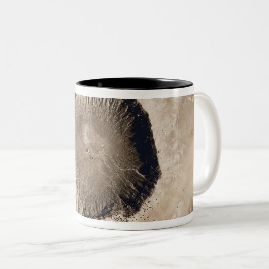 Een meteorietinslagkrater tweekleurige koffiemok (Voorkant rechts)