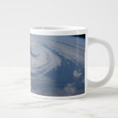 Een mid-atlantisch lagedruksysteem. grote koffiekop (Rechts)