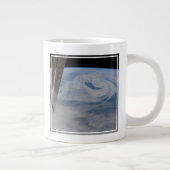 Een mid-atlantisch lagedruksysteem. grote koffiekop (Rechts)