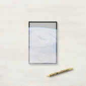 Een mid-atlantisch lagedruksysteem. post-it® notes (Op bureau)