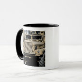 Een mijnbestendig, tegen hinderen beschermd voertu mok (Voorkant links)