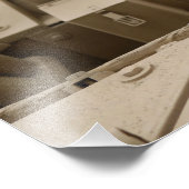 Een militaire werkhond zit op een M2A3 Foto Afdruk (Hoek)