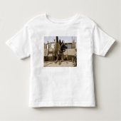 Een militaire werkhond zit op een M2A3 Kinder Shirts (Voorkant)