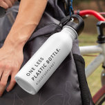 Eén minder plastic | Opslaan van de planeet Eco Mo Waterfles<br><div class="desc">Eenvoudig,  stijlvol "One less plastic" flesje & "#savetheplanet" citeert het ontwerp van kunst in moderne,  minimalistische typografie. Het perfecte geschenk of accessoire om het bewustzijn van milieukwesties te verspreiden. #environment #sustainable #climatechange #ecofriendly #savetheworld #zerowaste #Earth #sustainable #gogreen #recyclen #eco #plasticfree #milieuvriendelijk #duurzaam #globalwarming #klimaat #vervuiling #hergebruik #conservatie</div>