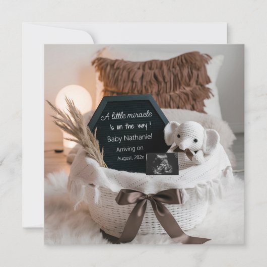 Een minimale genderneutrale zwangerschapsaankondig kaart (Voorkant)