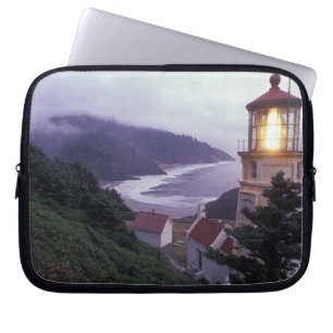 Een mistige dag aan de Oregon kust bij de Heceta Laptop Sleeve