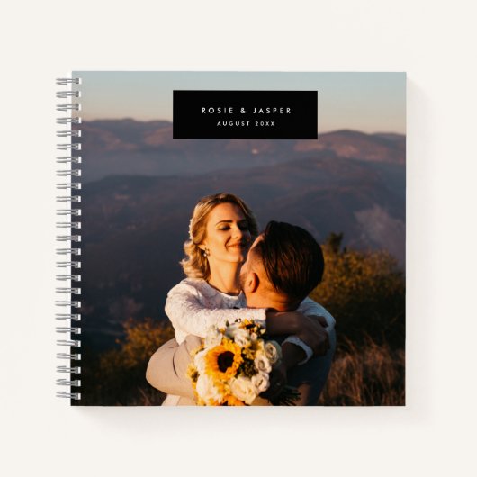 Een moderne, stijlvolle zwarte gasten notitieboek (Voorkant)