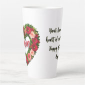 Een moeder hartvormige krans van bloemen Latte Mok (Voorkant)