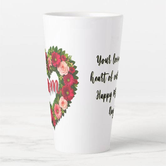 Een moeder hartvormige krans van bloemen Latte Mok (Voorkant)