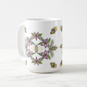 Een mok met bloemen en bijen, perfect voor tuinder (Voorkant links)