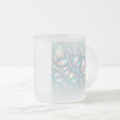 Een mok met bubbelprint en matte afwerking (Voorkant rechts)
