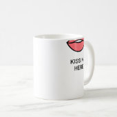 een mok met lippenmerk (Voorkant rechts)