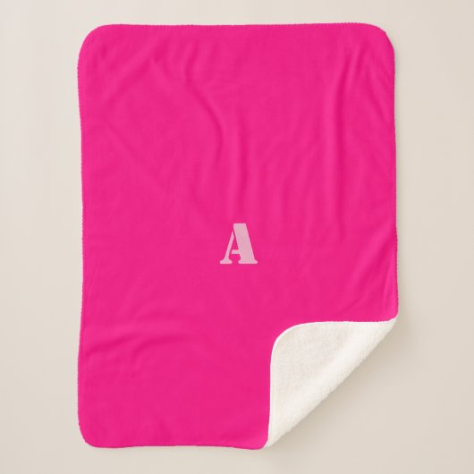 Een monogram donkerder roze fleece deken (Voorkant)