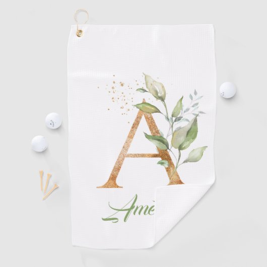 Een monogram groene eucalyptusgoudglitter golfhanddoek (Insitu)
