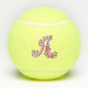 Een monogram meisjes gepersonaliseerde doodbrief k tennisballen