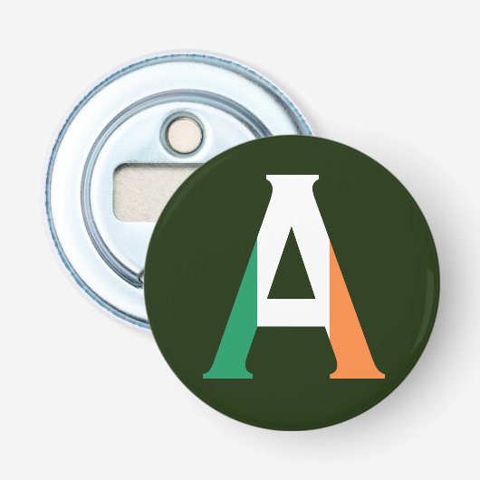 Een monogram overlay op de Ierse vlag bocnt Button Flesopener (Voorkant)