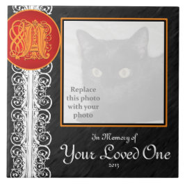 Een monogram "ter nagedachtenis aan uw geliefde" T Tegeltje