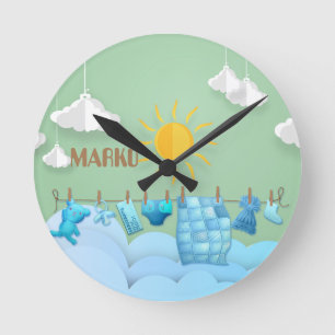 Een mooi kinderhorloge met een beer familie of een ronde klok