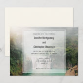 Een mooi waterval door een Lush Green Forest Weddi Kaart (Voorkant / Achterkant)