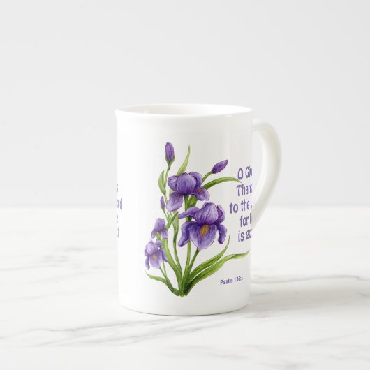 Een mooie boeket van Iris bloemen met geschrift Porselein Kop (Voorkant rechts)