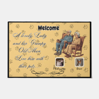 Een mooie dame en chagrijnig oud man deurmat