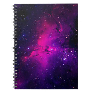 Een mooie, heldere ruimte-nebula. achtergrond, abs notitieboek