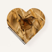 Een mooie Marsh Wren in-Waar anders? - De Marsh Notitieboek (Voorkant)