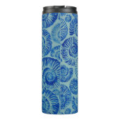 Een mooie Philip Jacobs Fabric Ammonite Tumbler Thermosbeker (Achterkant)