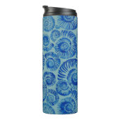 Een mooie Philip Jacobs Fabric Ammonite Tumbler Thermosbeker (Geroteerd rechts)
