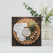 Een mooie rustieke zwangerschapsaankondiging kaart (Staand voorkant)