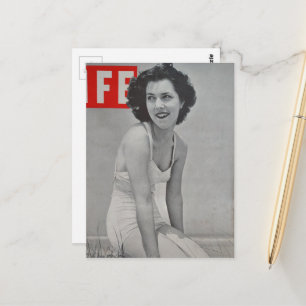 Een mooie vrouw in 1939 op het strand briefkaart