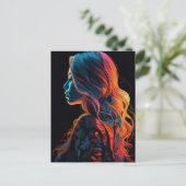 Een mooie vrouw in een bloem shirt briefkaart (Staand voorkant)