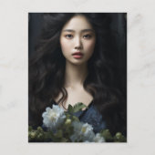 Een mooie Vrouw met lang zwart haar en bloemen Briefkaart (Voorkant)