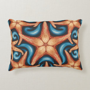 Een mooie zeester op blauw accent kussen