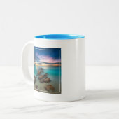 Een mooie zonsondergang over Grace Bay | Turks- en Tweekleurige Koffiemok (Voorkant links)