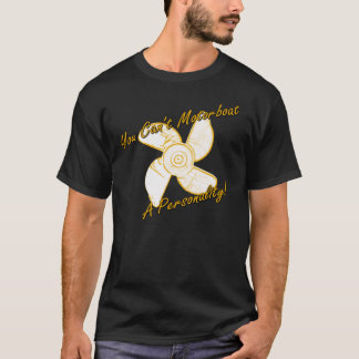 Een motorboot met persoonlijkheid t-shirt
